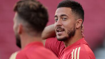 De Bruyne y Lukaku hunden más a Hazard