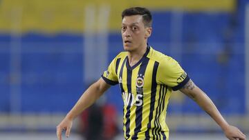 &Ouml;zil durante un partido con el Fenerbah&ccedil;e.