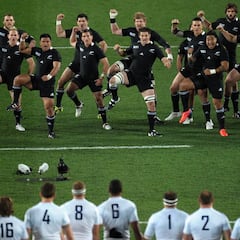 Para muchos la mejor Haka de siempre: los All Blacks retando a Francia en la final de 2011