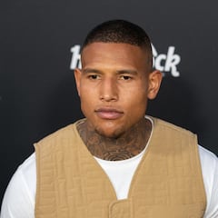 Why is New York Giants tight end Darren Waller retiring at 31 years old?