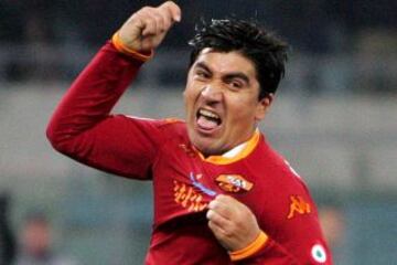 Con Roma, David Pizarro conquistó dos Copa Italia, en 2006/07 y 2007/08.