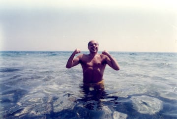 Silvio Berlusconi en la playa de Hammamet en T¨²nez.
