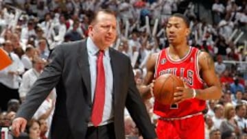 Tom Thibodeau y Derrick Rose.