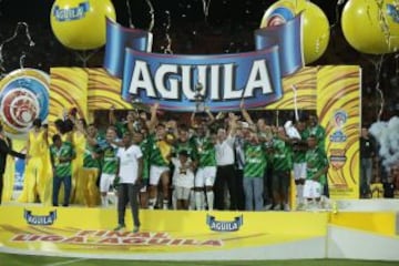 Deportivo Cali, campeón de la Liga Águila I-2015. Los de 'Pecoso' consiguieron la novena estrella del equipo verdiblanco.