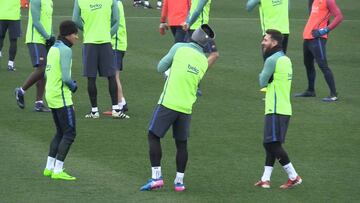 Messi y Suárez por los suelos... ¡Qué bailecito de Neymar!