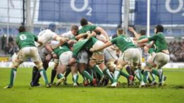 Irlanda e Inglaterra durante un partido del Torneo VI Naciones.
