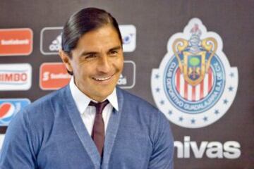 Francisco Palencia | El ex delantero de Cruz Azul, Pumas y Chivas ya cuenta con su registro de entrenador. Ahora entrena al Sant Cugat Juvenil A de la categoría Juvenil Preferente en España.