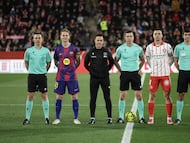 16/02/26 PARTIDO PRIMERA DIVISION JORNADA 24
GIRONA - BARCELONA
CAPITANES ARBITRO LINERES JUECES DE LINEA
FRENKIE DE JONG ARNAU MARTINEZ ARBITRO SOTO GRADO