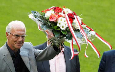 Desde 1994 hasta 2009 ejerció de presidente del club de su vida. En su mandato el Bayern disputó dos finales de Copa de Europa, 1999 y 2001. Perdiendo la primera contra el Manchester United en Barcelona y ganando, la segunda final, al Valencia en Milán. 