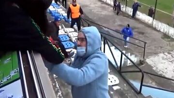 Bochornoso: ¡el presidente de un club argentino agredió a un periodista!