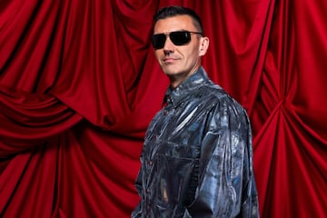 DJ italiano conocido por sus ¨¦xitos dance, presenta una canci¨®n festiva que celebra la cultura italiana.