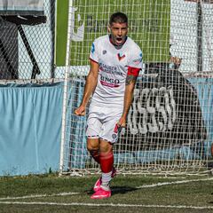 Tiene 30 años, solo ha jugado una vez en Primera y llega a Chile: “La tuve que pelear mucho”