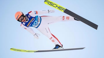 El austriaco Jan Hoerl, en su salto de la clasificicación de Innsbruck.