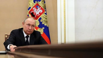 Russian President Vladimir Putin chairs a meeting with members of the Russian government via teleconference in Moscow on March 10, 2022. - Russia announced an export ban on more than 200 types of foreign-made products and equipment until the end of the ye