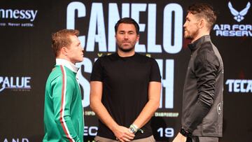 Canelo &Aacute;lvarez y Callum Smith en la rueda de prensa previa a su combate en San Antonio.