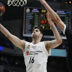 El Tenerife presenta una oferta para llevarse a Yusta del Madrid