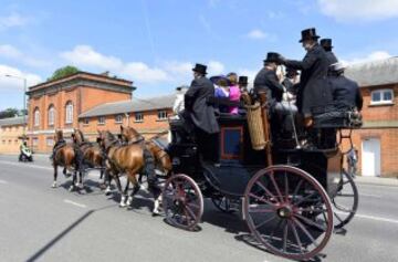 Ascot es noticia estos días por la visita de la Familia Real Británica a las carreras y por el glamour que se respira.