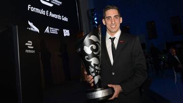 Buemi, con su título de campeón de la Fórmula E.