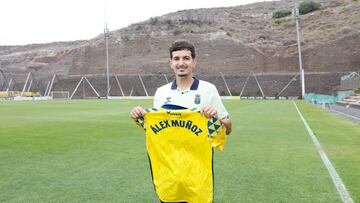 10/07/2024 FUTBOL PRIMERA DIVISION TEMPORADA 24/25 UD LAS PALMAS Presentacion de Alex Muñoz