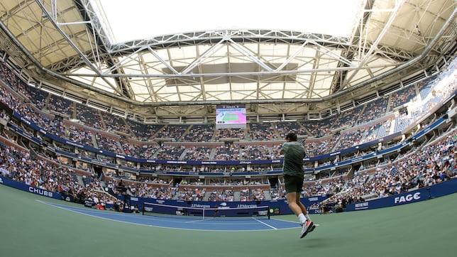 Sinner supera los nervios del estreno en un ambiente frío