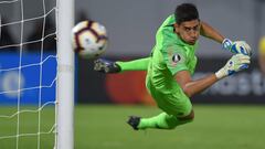 Boca se salvó de milagro: triple salvada bajo palos