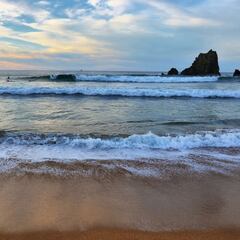 ¿Qué hacer si te arrastra la corriente en el mar? La Guardia Civil da sus consejos