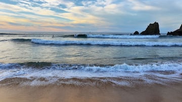 ¿Qué hacer si te arrastra la corriente en el mar? La Guardia Civil da sus consejos