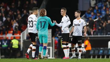 Gayà: “No entendería la venta de Rodrigo porque no vendría un jugador como él”