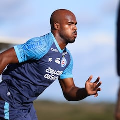 Óscar Estupiñán volvería antes de tiempo a Hull City