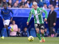 OVIEDO, SPAIN - JANUARY 10: Cucho Hernandez of Real Betis during the LaLiga EA Sports match between Real Oviedo v Real Betis at the Estadio Municipal NMR Carlos Tartiere on January 10, 2026 in Oviedo Spain (Photo by Cesar Ortiz Gonzalez/Soccrates/Getty Images)