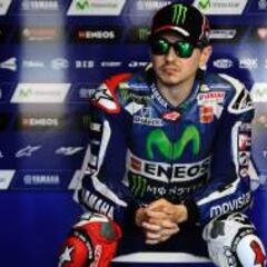 Lorenzo se fija en las Ducati: “Es curioso que estén detrás”