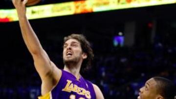 <b>NO BASTÓ. </b>Pau crece, pero Westbrook está rompiendo a los Lakers.