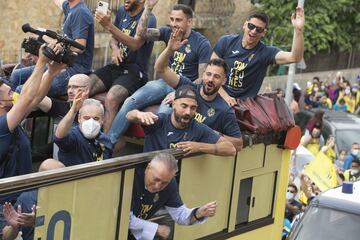 El pueblo de Vila-real se echó a la calle para celebrar con su equipo el título de la Europa League.