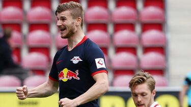 Werner celebra uno de los tres goles que marcó ayer.