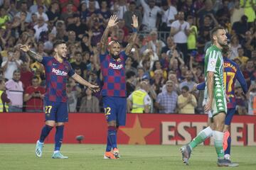 5-1. Arturo Vidal celebr¨® el quinto gol.