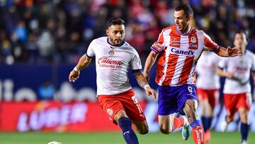 Alexis Vega: Chivas descartó lesión en los ligamentos
