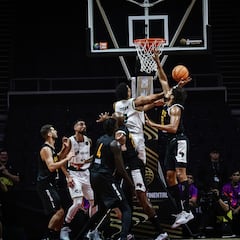 El Unicaja se quita la suciedad