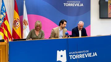 Diana Box, Dolón y Blázquez en el Ayuntamiento de Torrevieja.