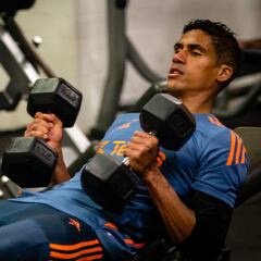 Ten Hag ya tiene central: Lisandro Martínez