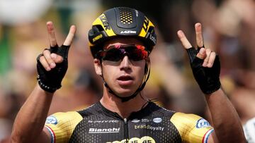 Cycling - Tour de France - The 181-km Stage 8 from Dreux to Amiens Metropole - July 14, 2018 - LottoNL-Jumbo rider Dylan Groenewegen of the Netherlands wins the stage. REUTERS/Benoit Tessier