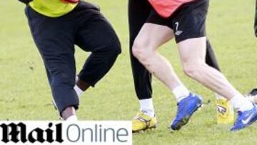 Balotelli y Richards se pelean en el entrenamiento del City