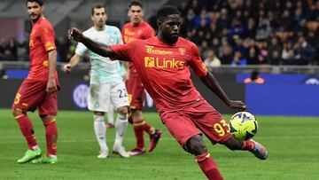 Samuel Umtiti con el Lecce.