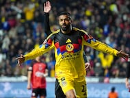 Rodrigo Aguirre festeja un gol con América que después fue anulado ante Xolos.