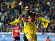Rodrigo Aguirre festeja un gol con América que después fue anulado ante Xolos.