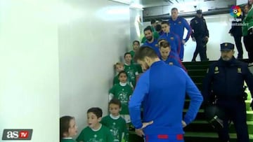 Piqué shows caring side and is a big hit with Betis kids