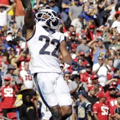 Rams envía a Marcus Peters a Ravens en un canje