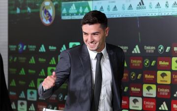 "No se trata de ser suplente de lujo, sino dar el m¨¢ximo para el Real Madrid. Trabajar cada d¨ªa y aprender de cada cosa para mejorar siempre"