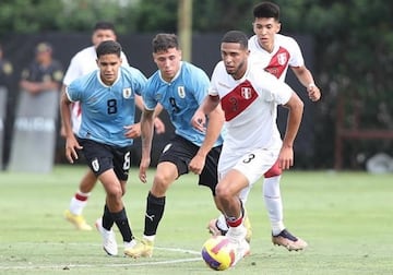 Arón Sánchez es el líder de la defensa peruana. Juega en Cantolao desde hace tres temporadas y ya tiene en su haber más de 60 compromisos disputados.