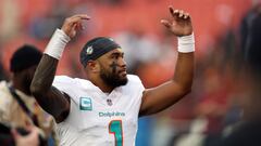 LANDOVER, MARYLAND - DECEMBER 03: Tua Tagovailoa #1 of the Miami Dolphins celebrates after defeating the Washington Commanders at FedExField on December 03, 2023 in Landover, Maryland.   Rob Carr/Getty Images/AFP (Photo by Rob Carr / GETTY IMAGES NORTH AMERICA / Getty Images via AFP)