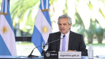 HANDOUT - 26 June 2020, Argentina, Buenos Aires: Argentine President Alberto Fernandez speaks during a press conference to announce the new measures against the spread of the coronavirus. Photo: Esteban Collazo/Presidencia Argentina/dpa - ACHTUNG: Nur zur redaktionellen Verwendung und nur mit vollst&auml;ndiger Nennung des vorstehenden Credits
 
 
 26/06/2020 ONLY FOR USE IN SPAIN